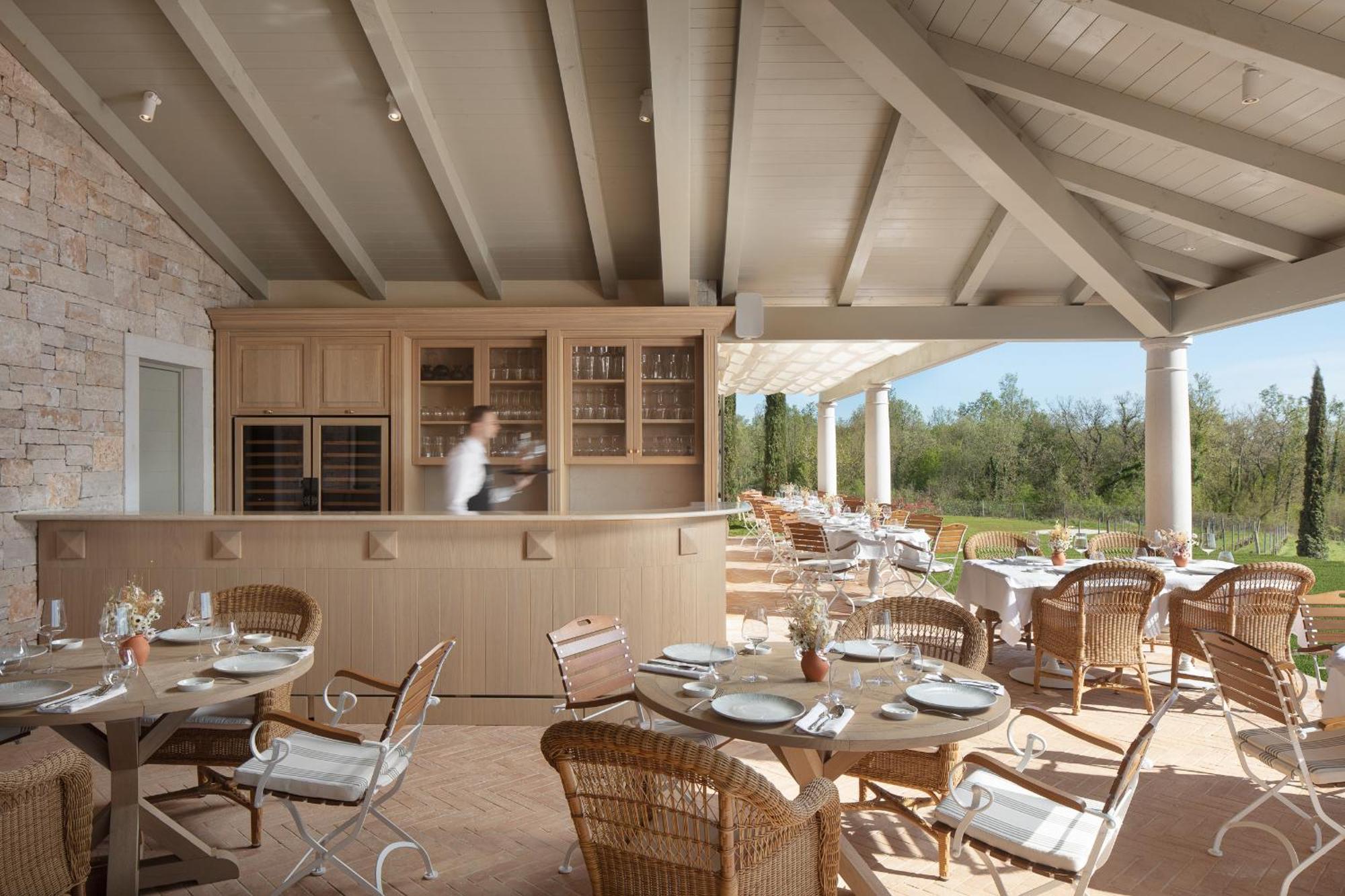 Saints Hills Cantina Visnjan Exterior photo